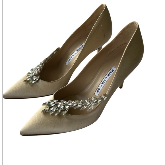 Manolo Blahnik Nadira Champagne Satin Heels Crystal Embellishment  7.5 US - Picture 3 of 16